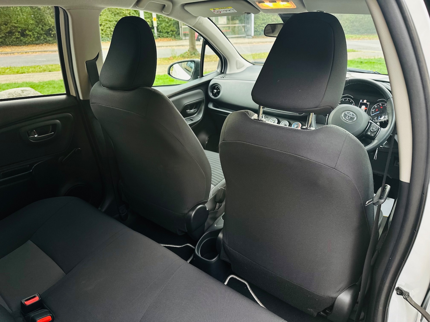 Used Toyota Yaris 2018 for sale - 76100252: Photo 56