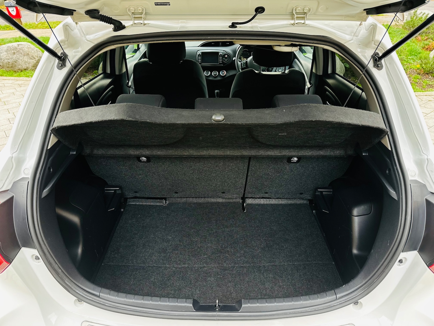 Used Toyota Yaris 2018 for sale - 76100252: Photo 58