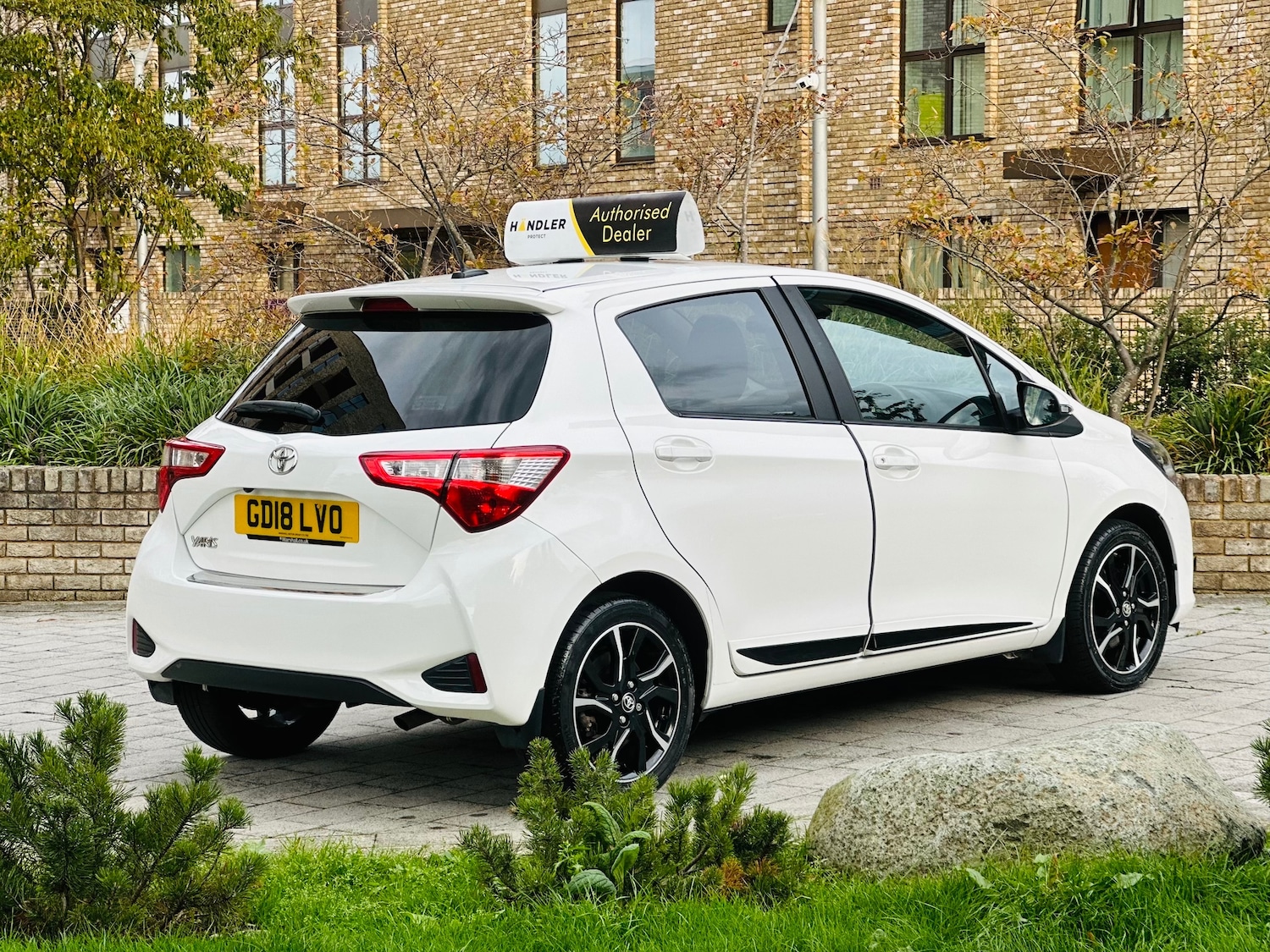 Used Toyota Yaris 2018 for sale - 76100252: Photo 7