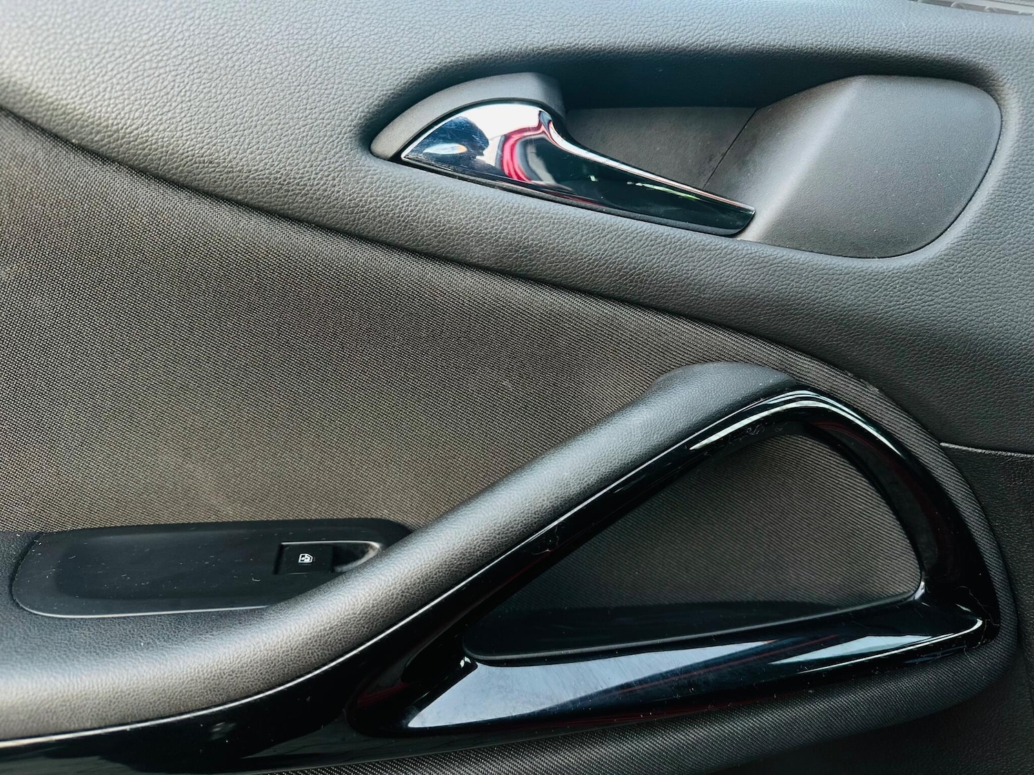 Used Vauxhall Zafira Tourer 2015 for sale - 76505097: Photo 11