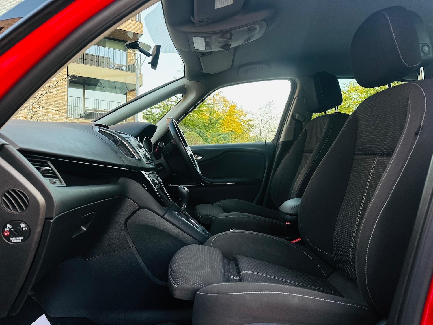 Used Vauxhall Zafira Tourer 2015 for sale - 76505097: Photo 8