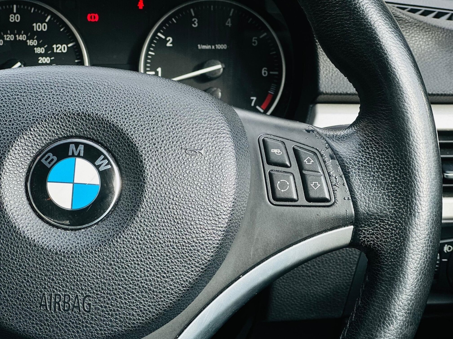 Used BMW 3 Series 2010 for sale - 76505090: Photo 35