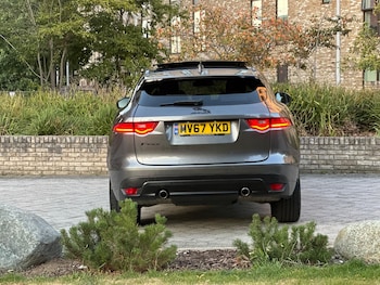 Used Jaguar F-Pace 2017 for sale - 76076079: Photo