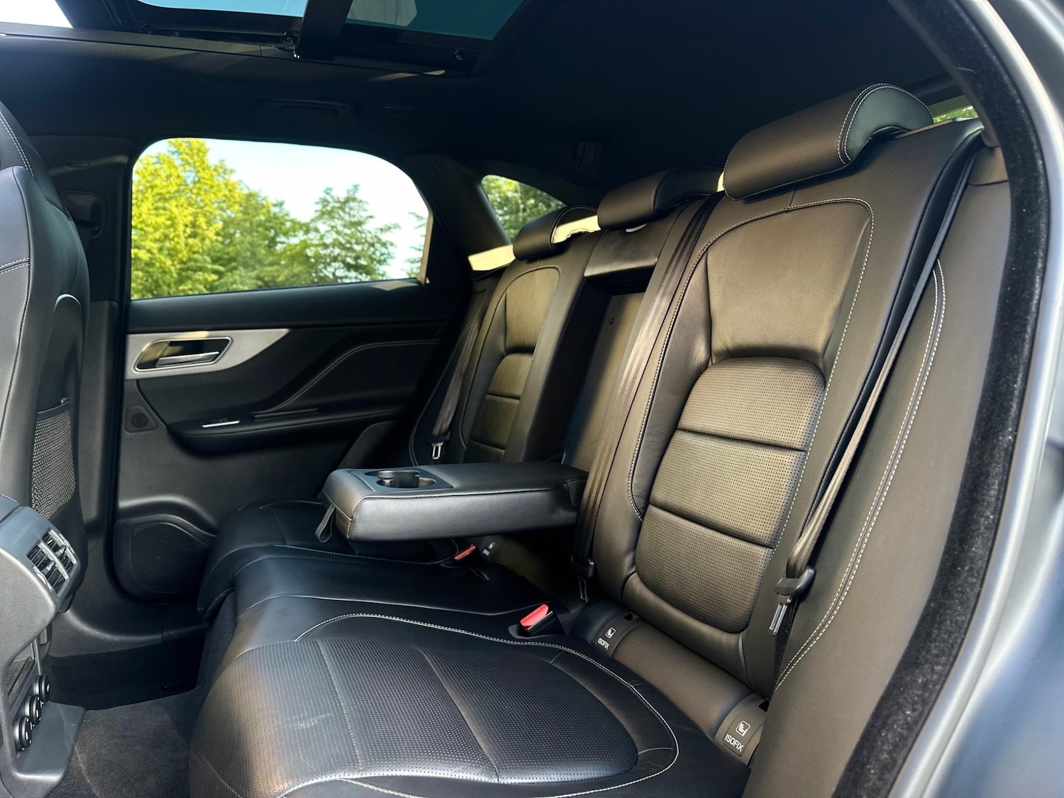 Used Jaguar F-Pace 2017 for sale - 76076079: Photo 77