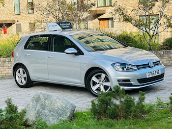 Used Volkswagen Golf 2015 for sale - 76076077: Photo