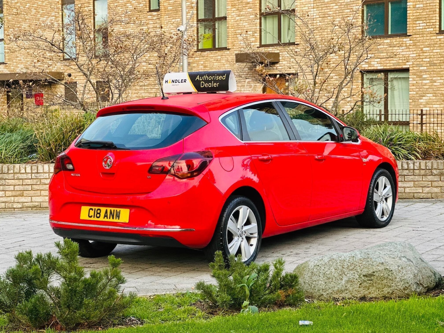 Used Vauxhall Astra 2014 for sale - 76505106: Photo 2