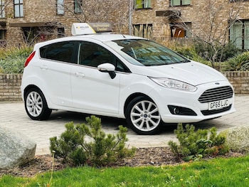 Used Ford Fiesta 2015 for sale - 76552109: Photo