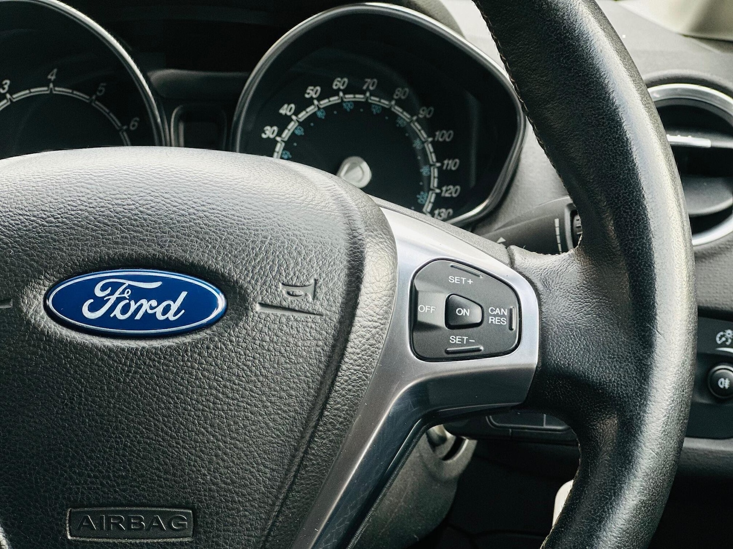 Used Ford Fiesta 2015 for sale - 76552109: Photo 27