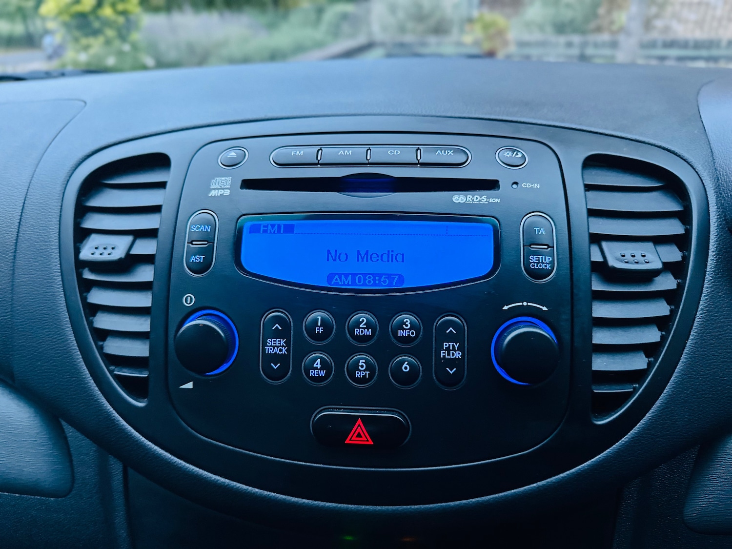 Used Hyundai i10 2013 for sale - 76076074: Photo 37