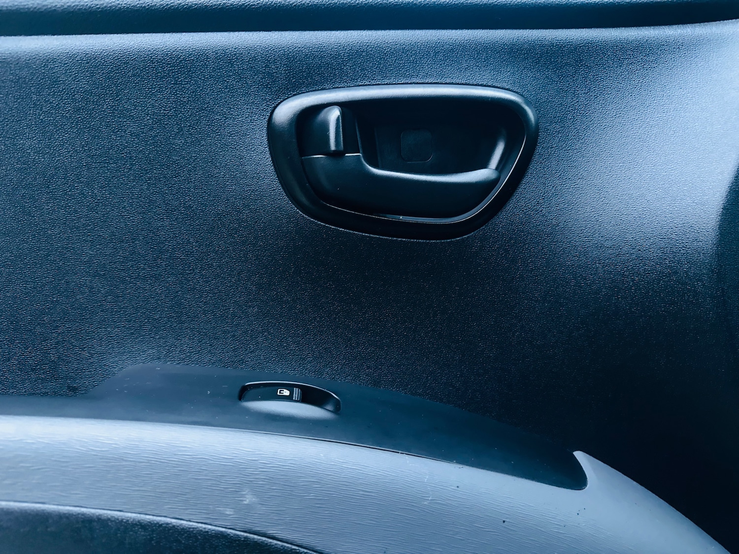 Used Hyundai i10 2013 for sale - 76076074: Photo 43