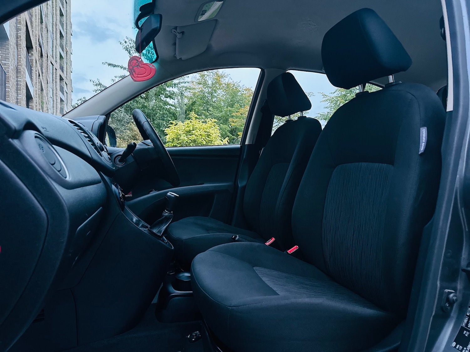 Used Hyundai i10 2013 for sale - 76076074: Photo 45