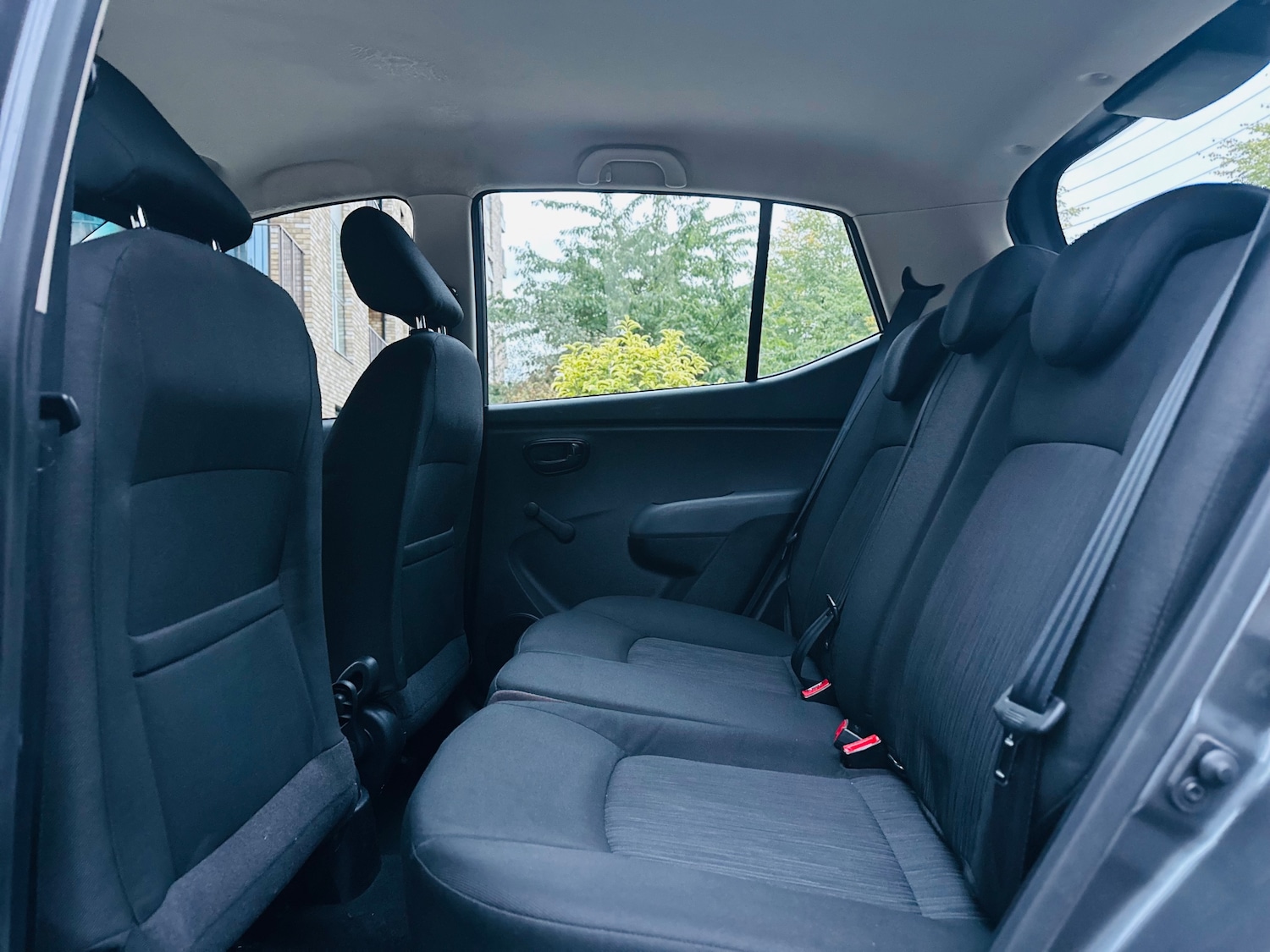 Used Hyundai i10 2013 for sale - 76076074: Photo 49