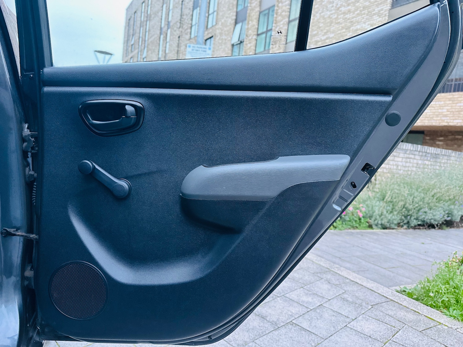 Used Hyundai i10 2013 for sale - 76076074: Photo 51