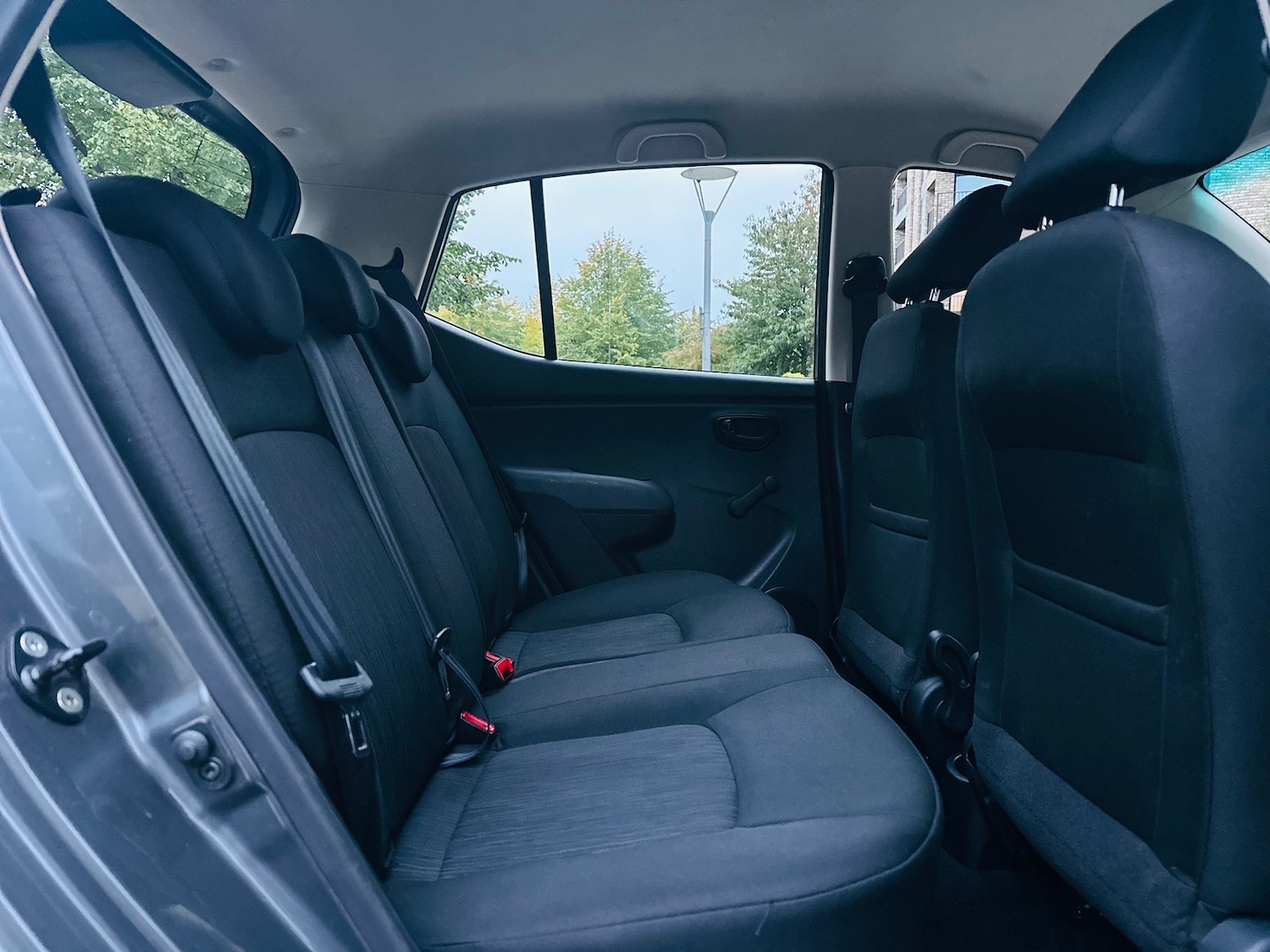 Used Hyundai i10 2013 for sale - 76076074: Photo 52