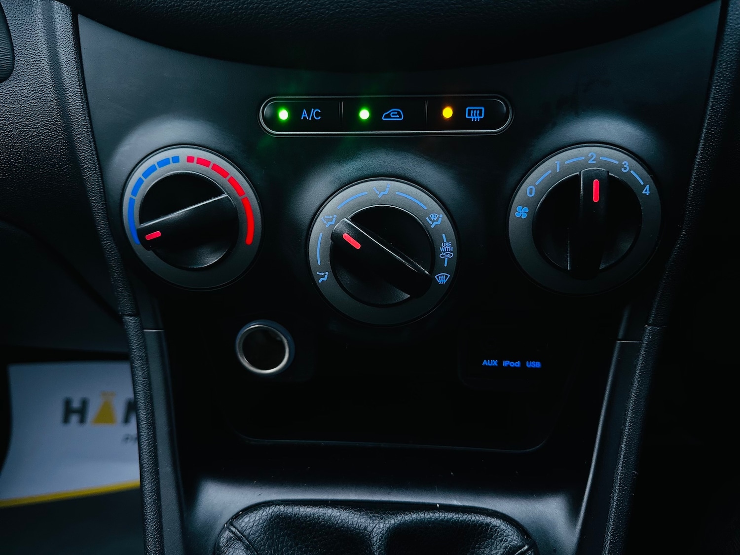 Used Hyundai i10 2013 for sale - 76076074: Photo 62