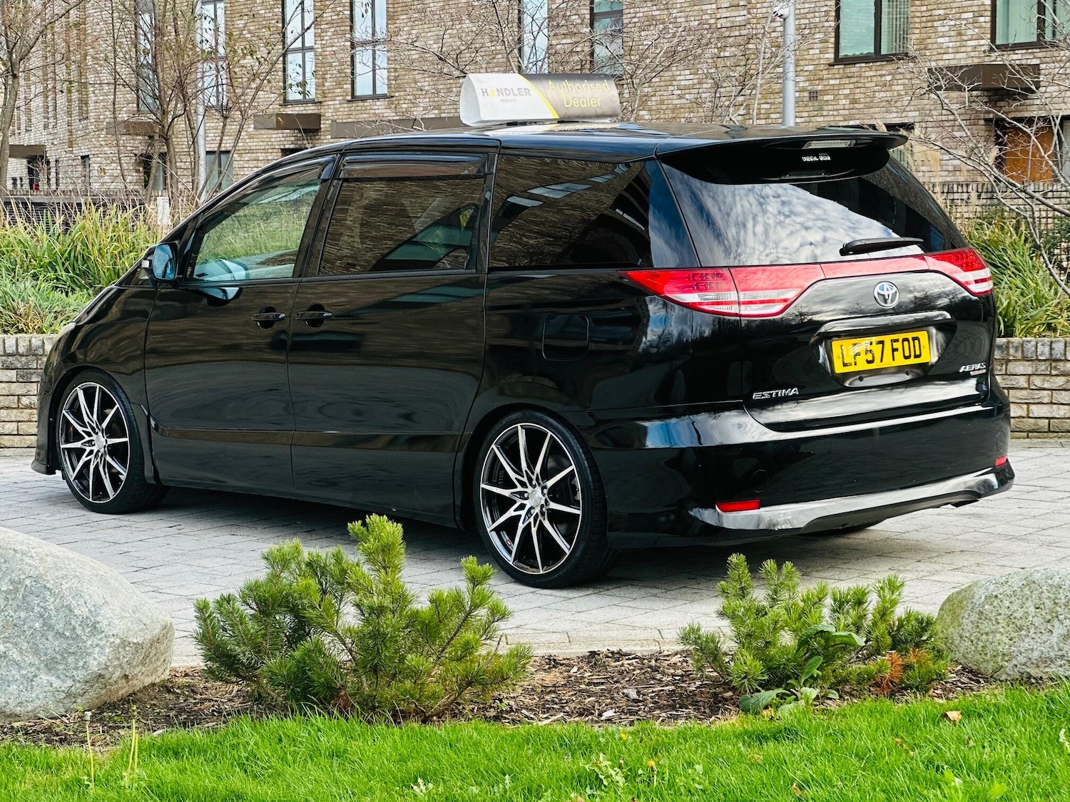 Used Toyota Estima 2025 for sale - 76557829: Photo 2