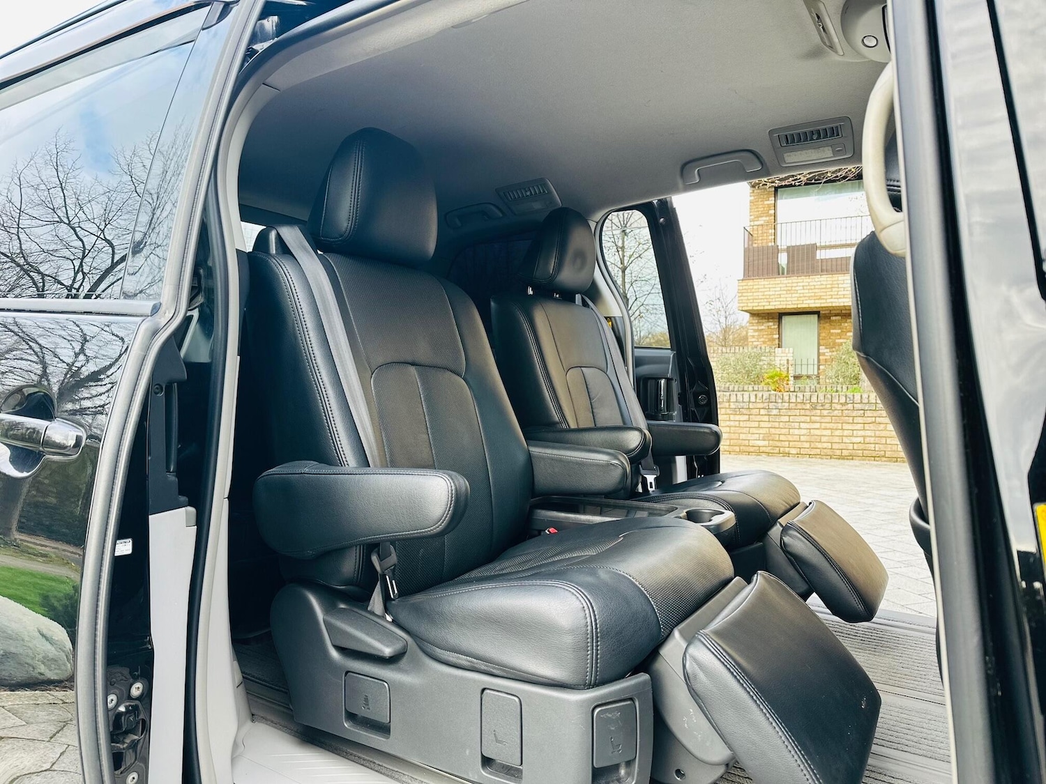 Used Toyota Estima 2025 for sale - 76557829: Photo 30