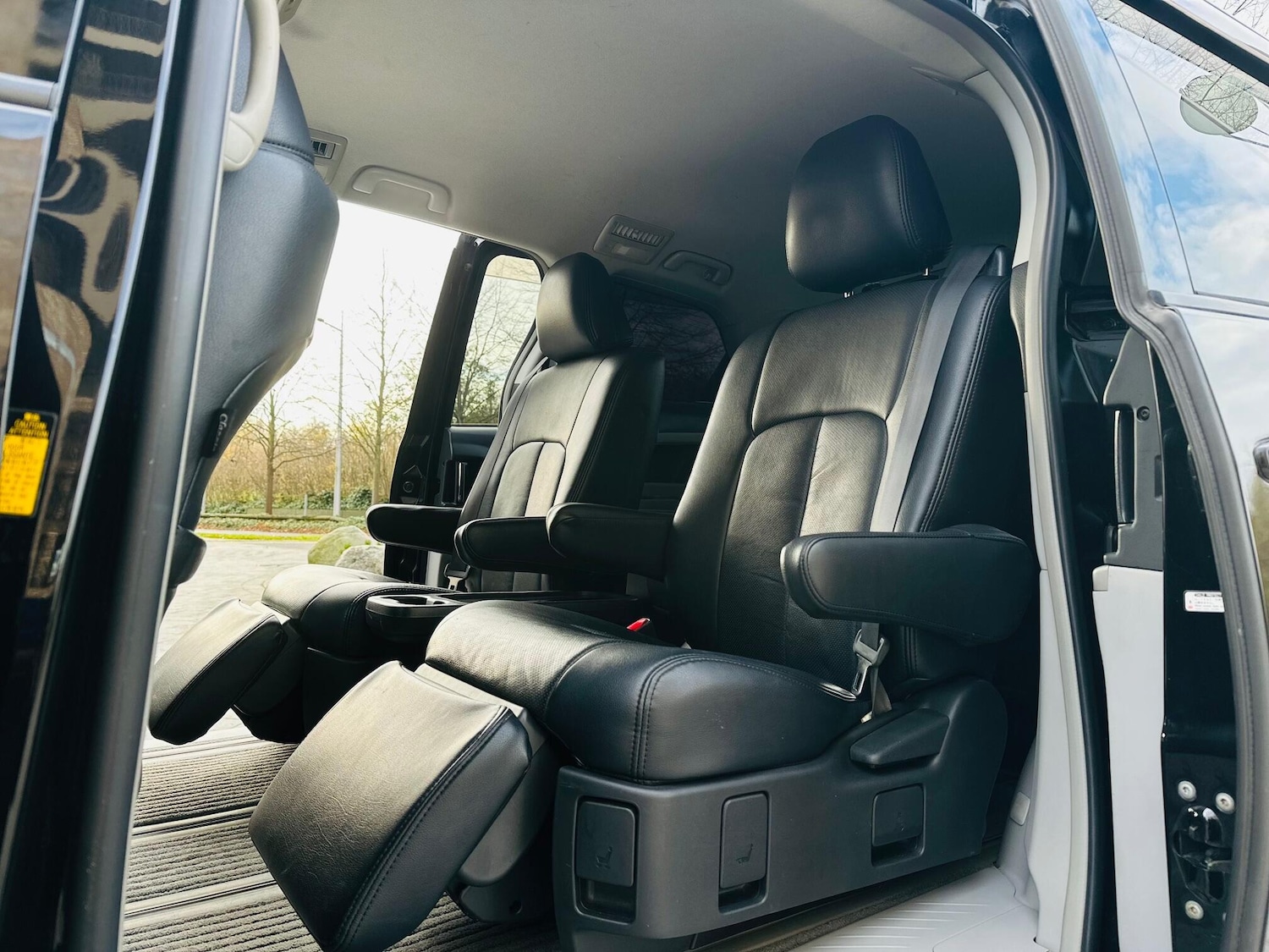 Used Toyota Estima 2025 for sale - 76557829: Photo 31