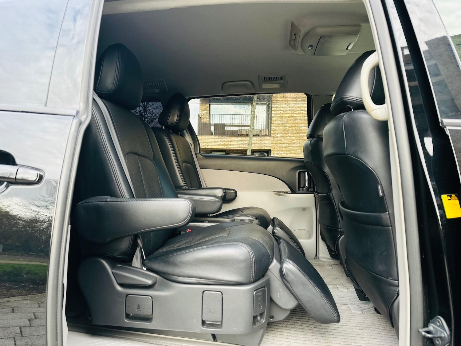 Used Toyota Estima 2025 for sale - 76557829: Photo 34