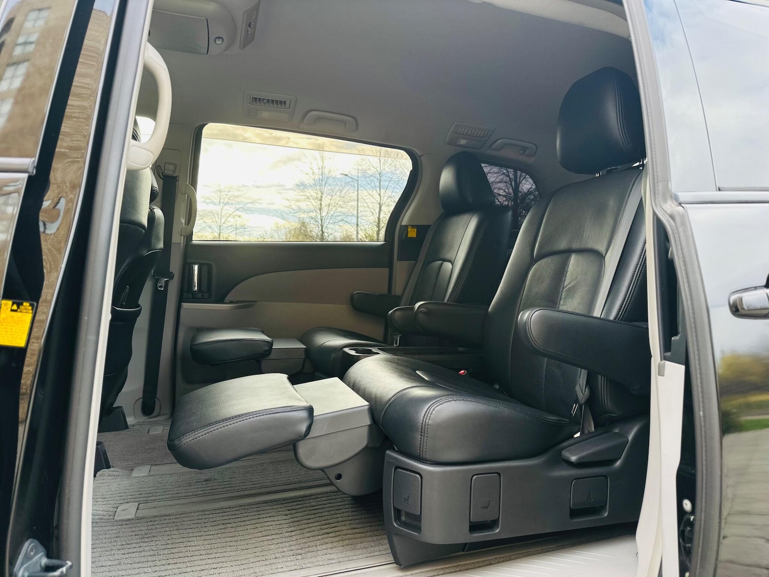 Used Toyota Estima 2025 for sale - 76557829: Photo 42