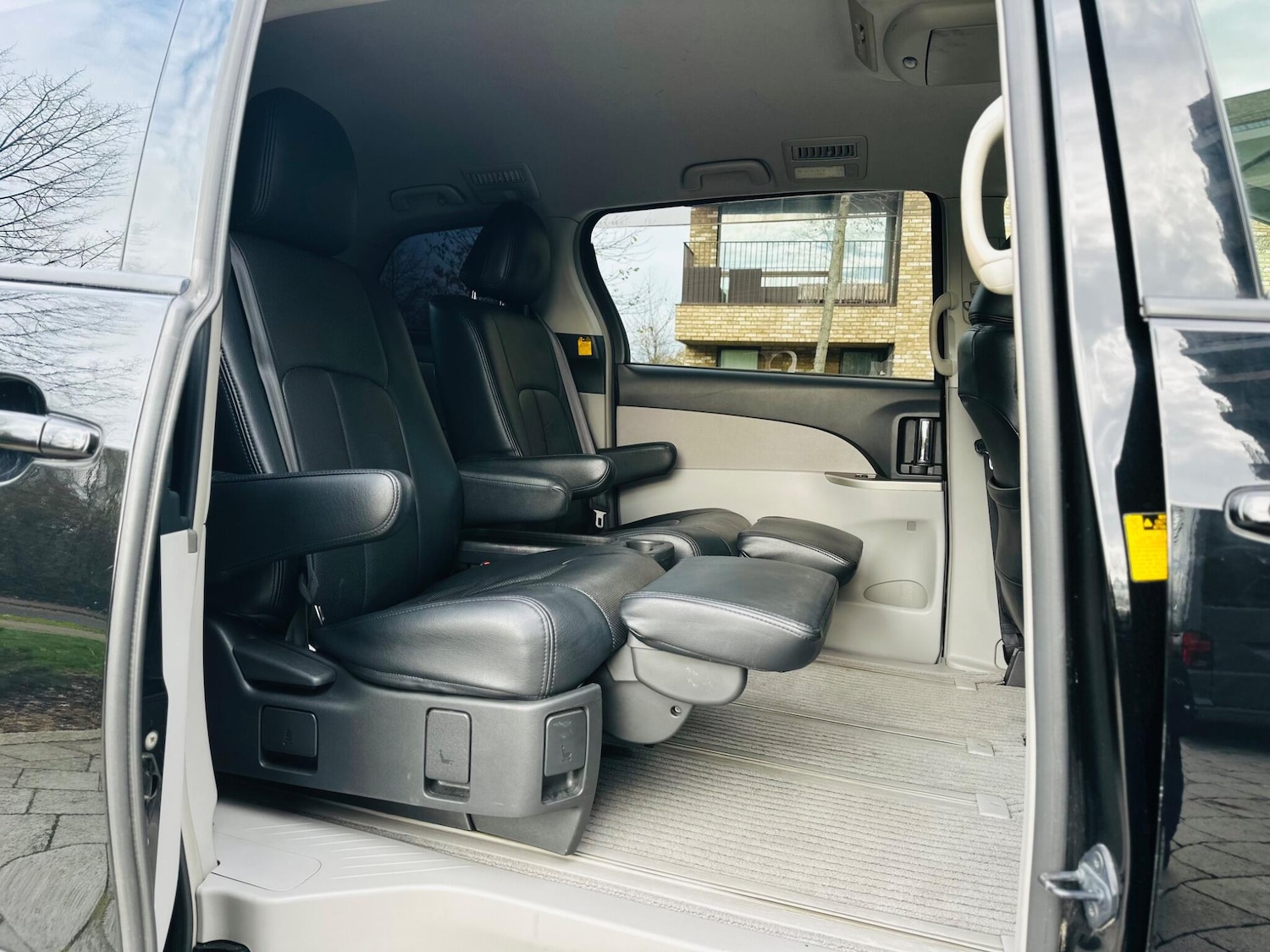 Used Toyota Estima 2025 for sale - 76557829: Photo 46