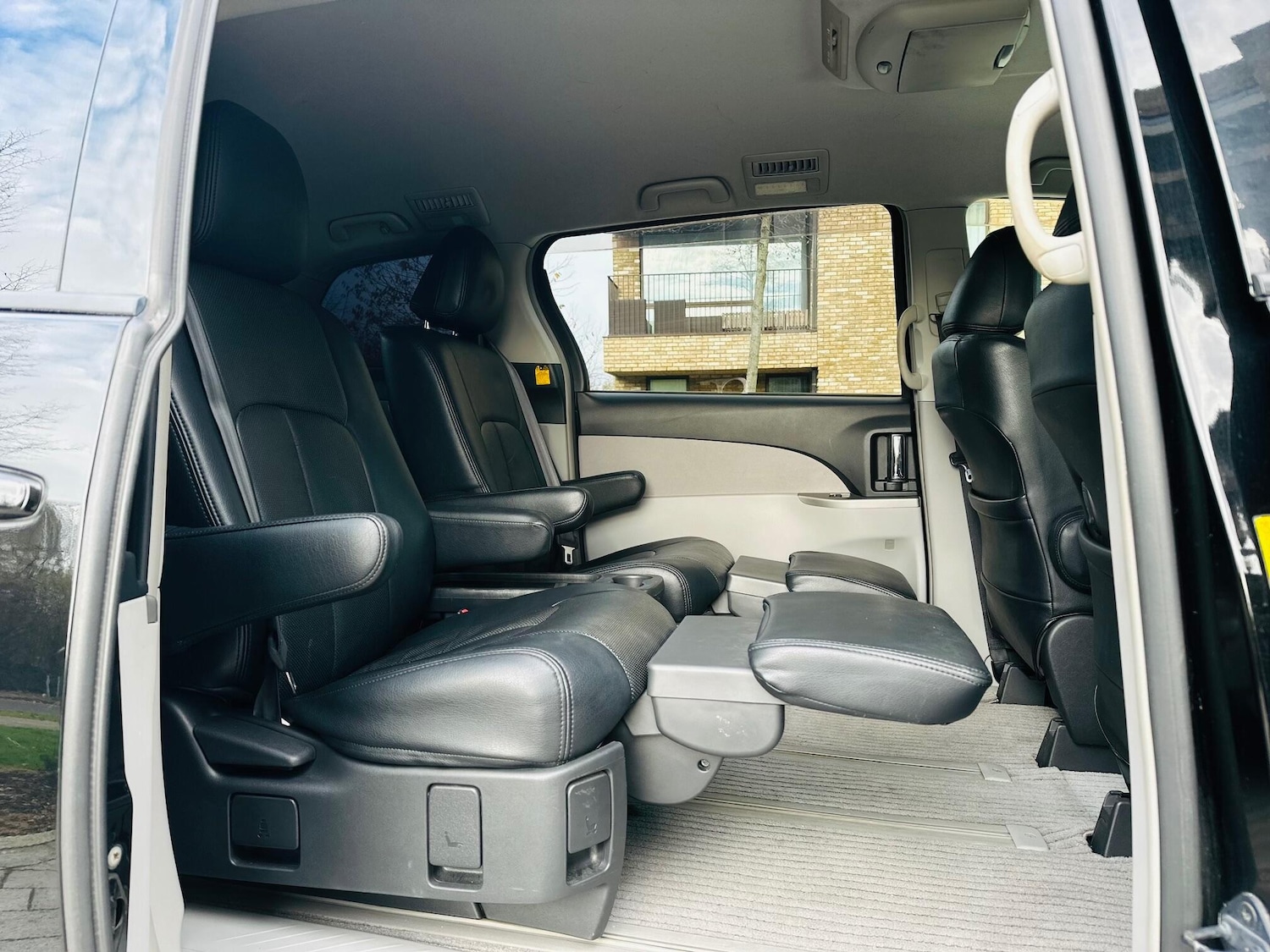 Used Toyota Estima 2025 for sale - 76557829: Photo 47