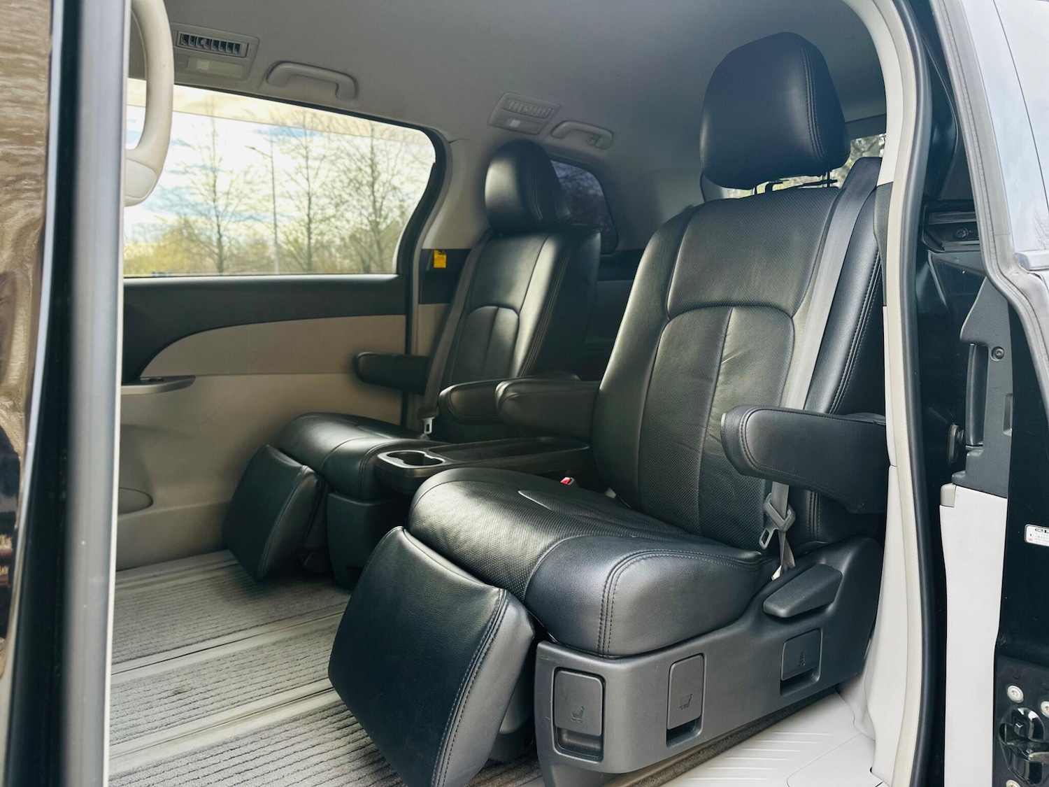 Used Toyota Estima 2025 for sale - 76557829: Photo 49