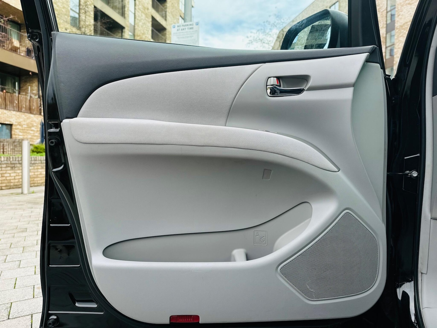 Used Toyota Estima 2025 for sale - 76557829: Photo 63