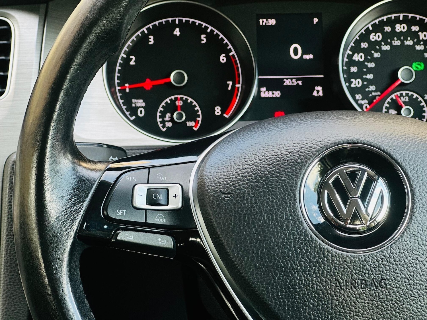 Used Volkswagen Scirocco 2015 for sale - 76505111: Photo 25