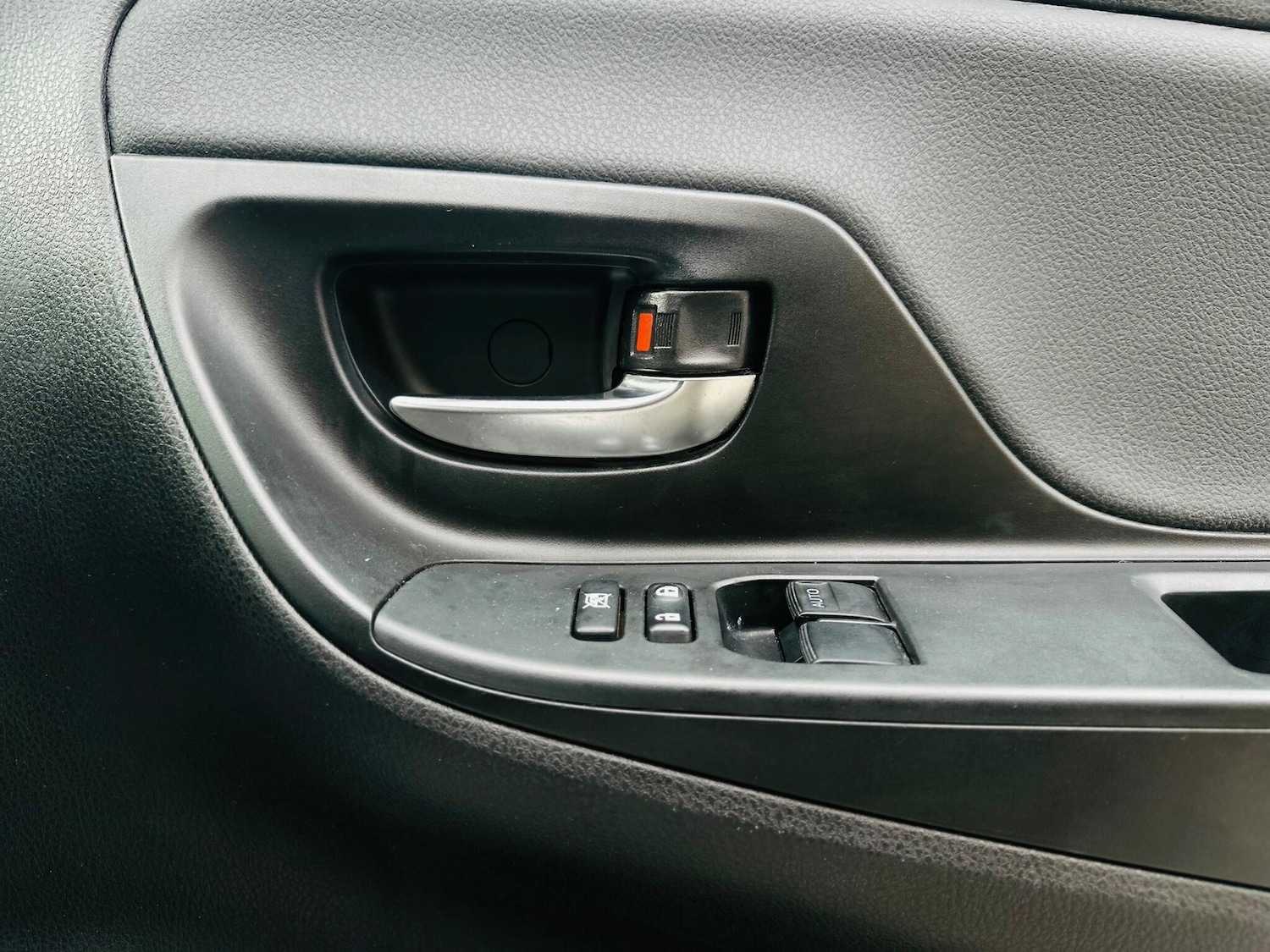 Used Toyota Yaris 2018 for sale - 76505093: Photo 11