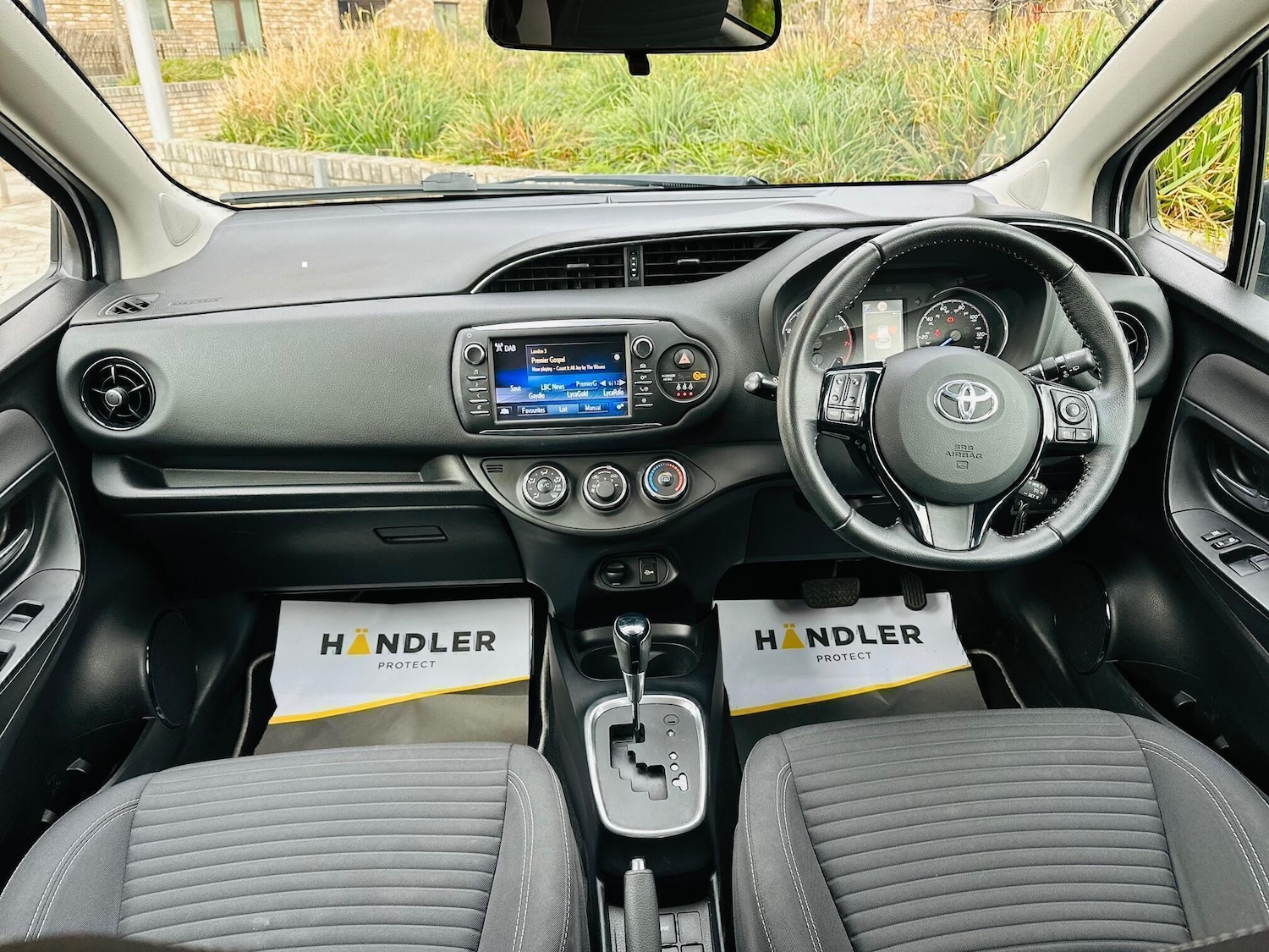 Used Toyota Yaris 2018 for sale - 76505093: Photo 2