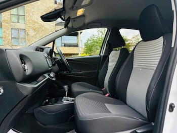 Used Toyota Yaris 2018 for sale - 76505093: Photo