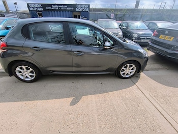 Used Peugeot 208 2015 for sale - 75628245: Photo