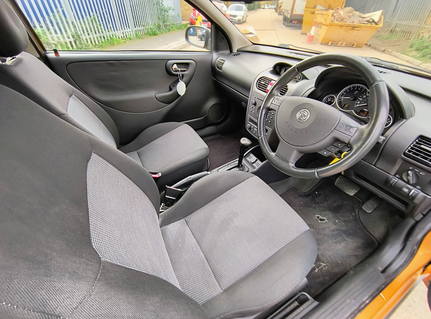 Used Vauxhall Corsa 2004 for sale - 76464006: Photo 9