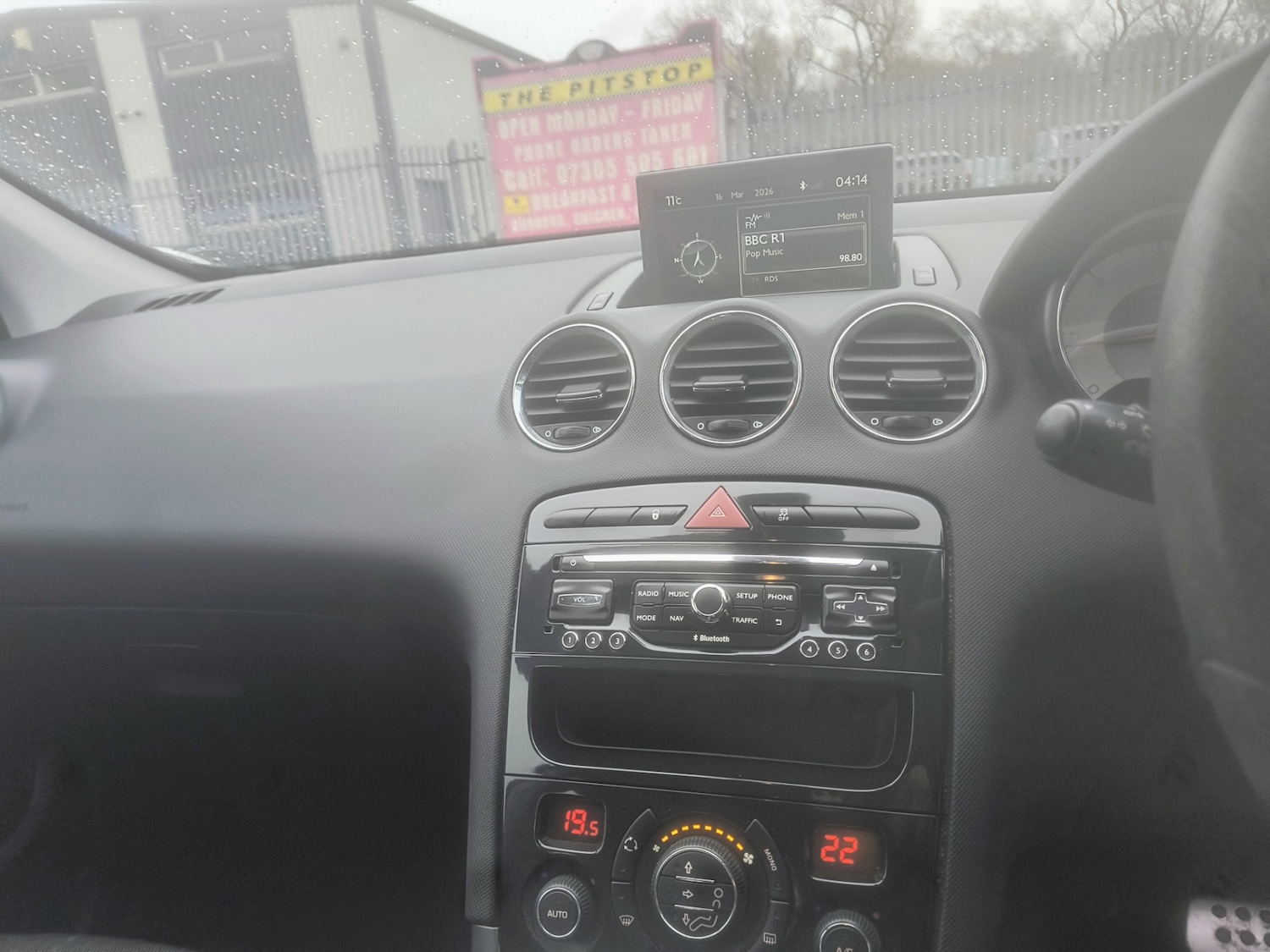 Used Peugeot 308 2013 for sale - 77915485: Photo 10