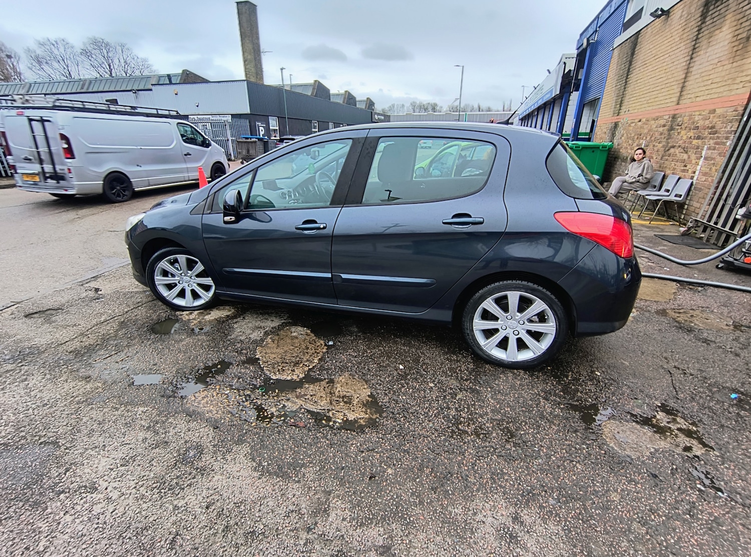 Used Peugeot 308 2013 for sale - 77915485: Photo 5