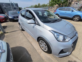 Used Hyundai i10 2017 for sale - 78531876: Photo