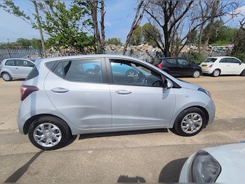 Used Hyundai i10 2017 for sale - 78531876: Photo