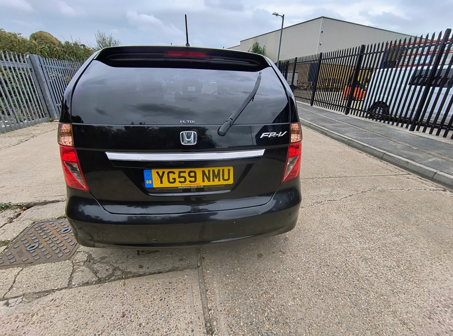 Used Honda FR-V 2009 for sale - 76128657: Photo 6