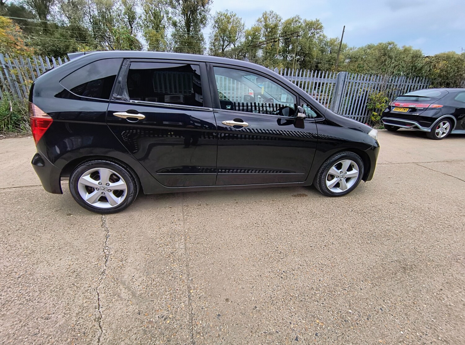 Used Honda FR-V 2009 for sale - 76128657: Photo 9