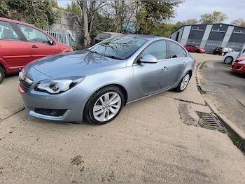 Vauxhall - Insignia