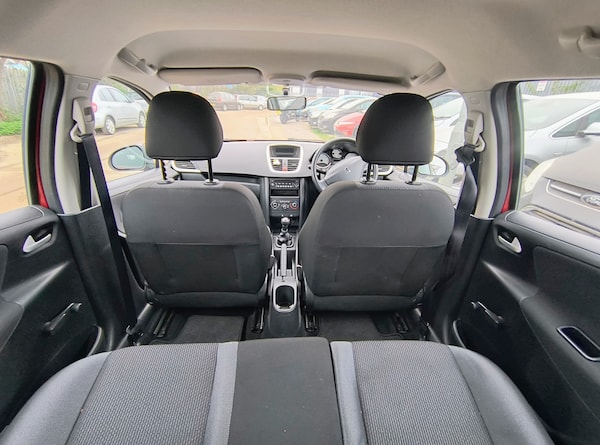 Used Peugeot 207 2010 for sale - 76264310: Photo 11
