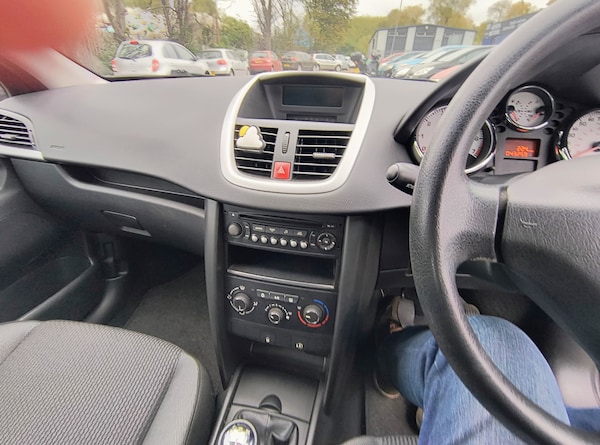 Used Peugeot 207 2010 for sale - 76264310: Photo 16