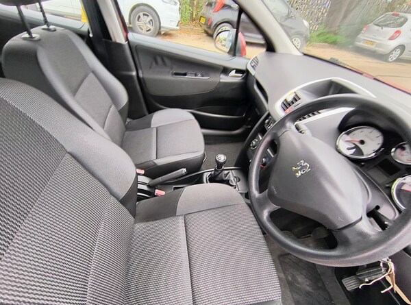 Used Peugeot 207 2010 for sale - 76264310: Photo 19