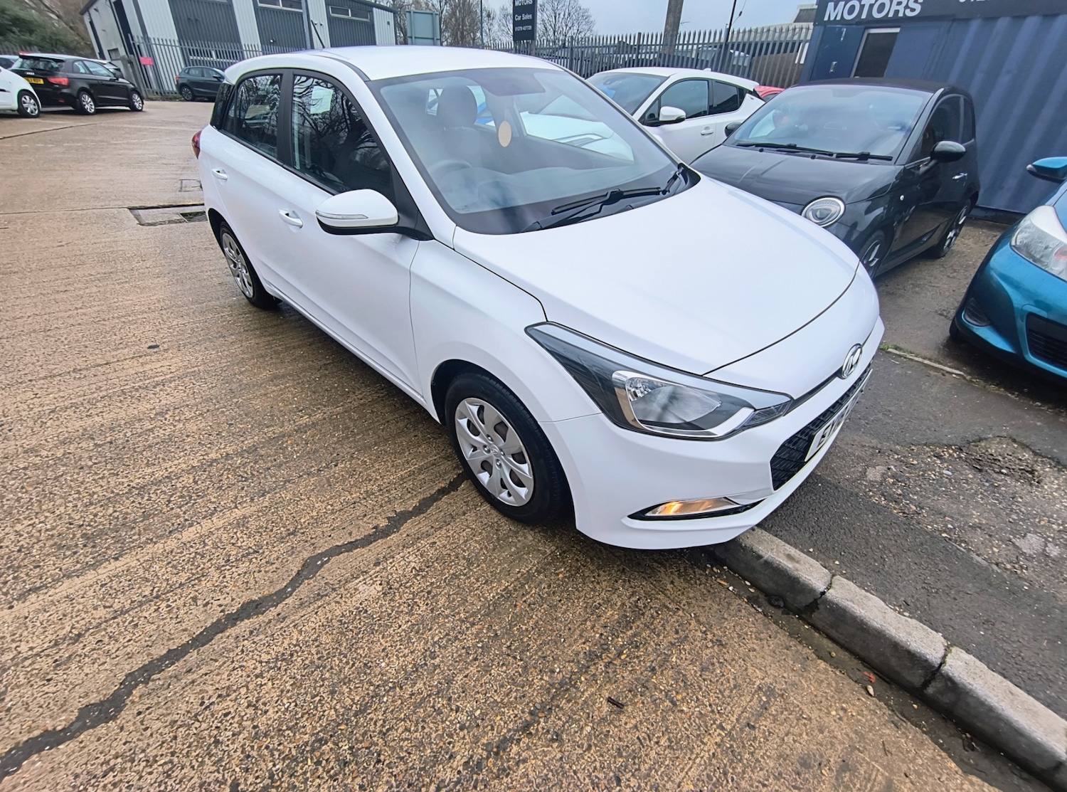 Used Hyundai i20 2018 for sale - 77409268: Photo 2