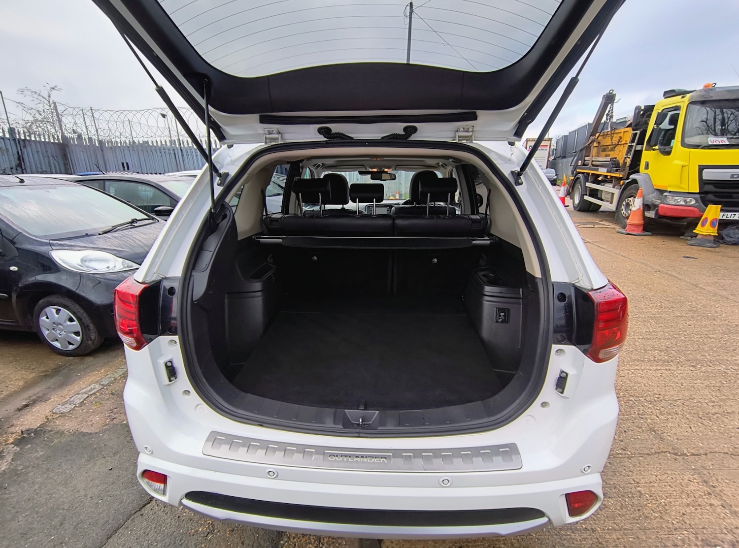 Used Mitsubishi Outlander 2017 for sale - 77233824: Photo 10