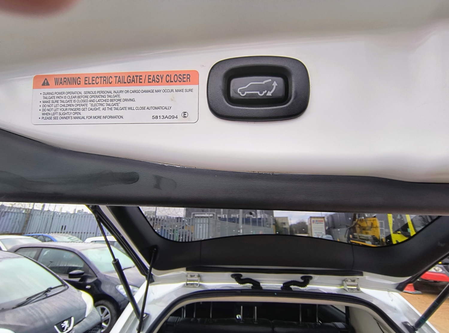 Used Mitsubishi Outlander 2017 for sale - 77233824: Photo 11