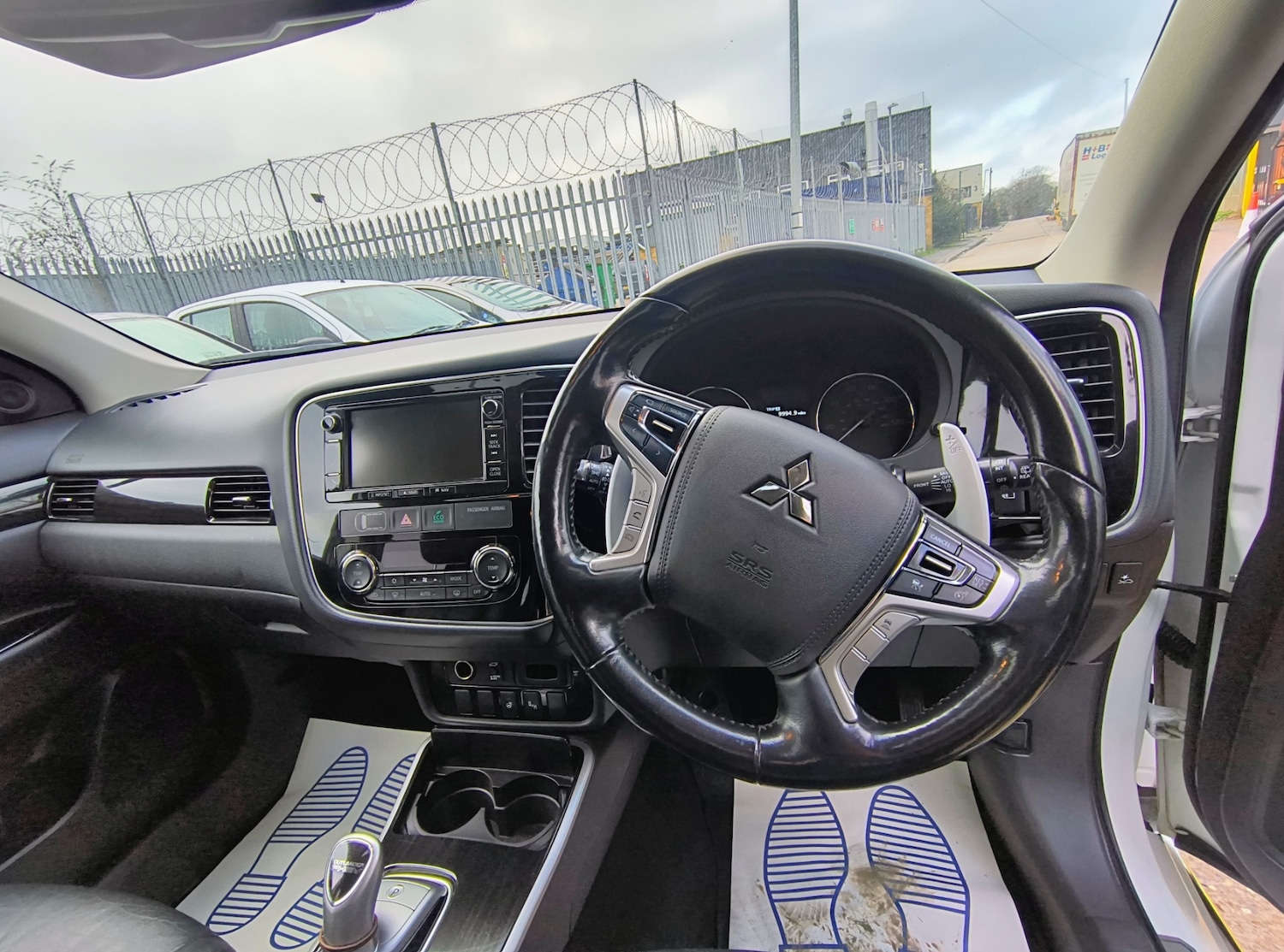 Used Mitsubishi Outlander 2017 for sale - 77233824: Photo 16