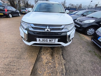 Used Mitsubishi Outlander 2017 for sale - 77233824: Photo