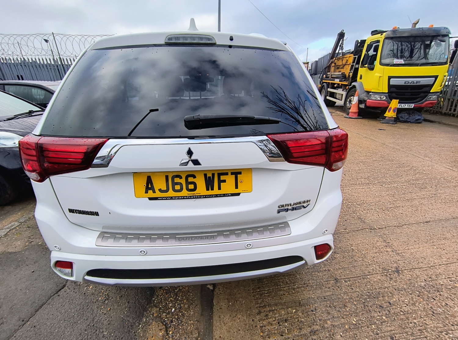 Used Mitsubishi Outlander 2017 for sale - 77233824: Photo 9